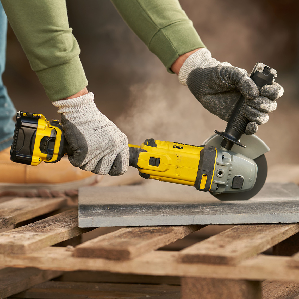    Stanley Sfmcg400B-Xj 18V Solo Avuç Taşlama Makinesi (Akü ve Şarj Cihazı Dahil Değildir.) 