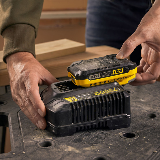 Stanley Sfmcb202-Xj V20 Serisi 18V 2Ah Akü
