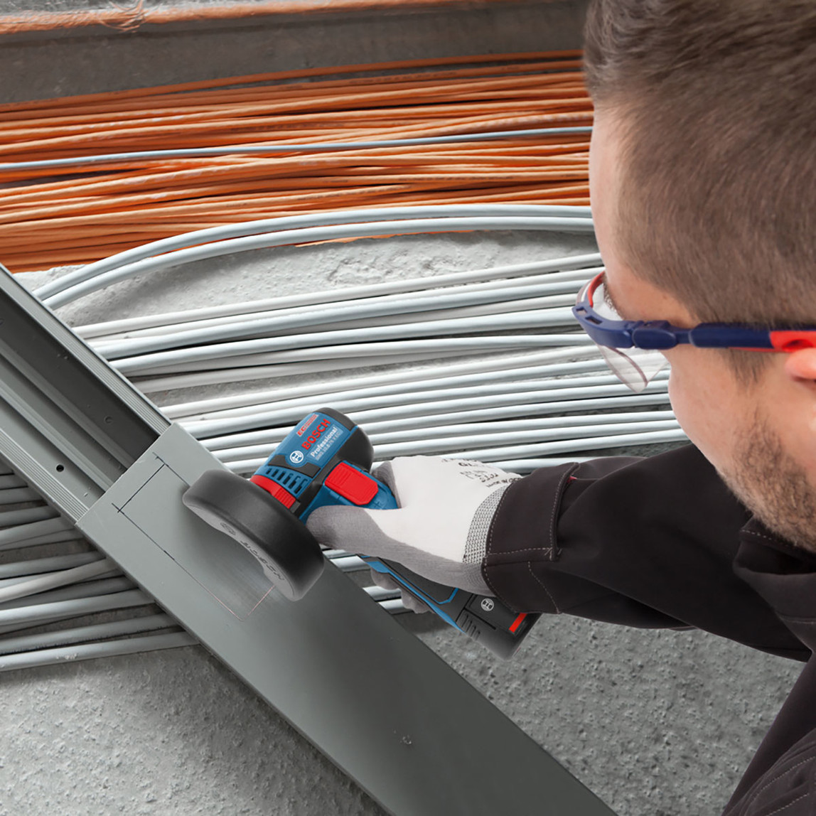    Bosch GWS 12V-76 Akülü Taşlama (SOLO)(Akü ve Şarj Cihazı Dahil Değildir.) 