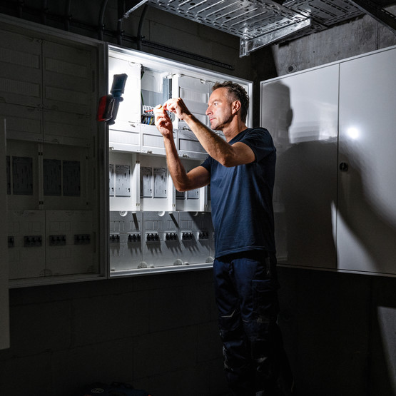 Bosch GLI 18V-800 Hw-Akülü Lamba