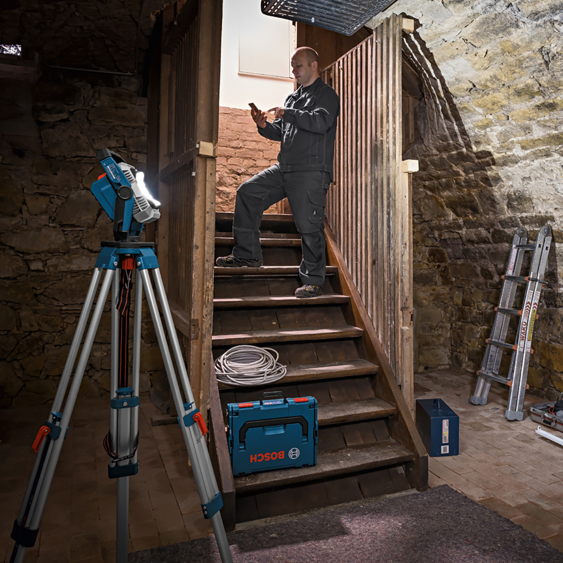    Bosch GLI 18V-2200 C PRO 18V Projektör 