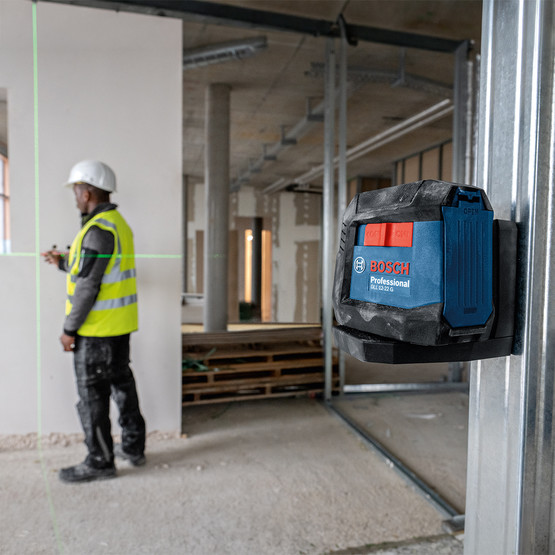 Bosch GLL 12-22 Çizgi Lazer ( 2 x pil (AA) Yumuşak Saklama Çantası)
