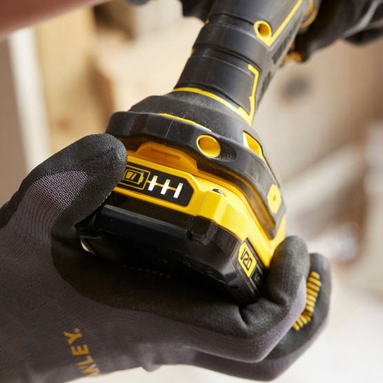 Stanley SCD700D2KA 18V 2Ah V20 Çift Akülü Darbesiz Matkap