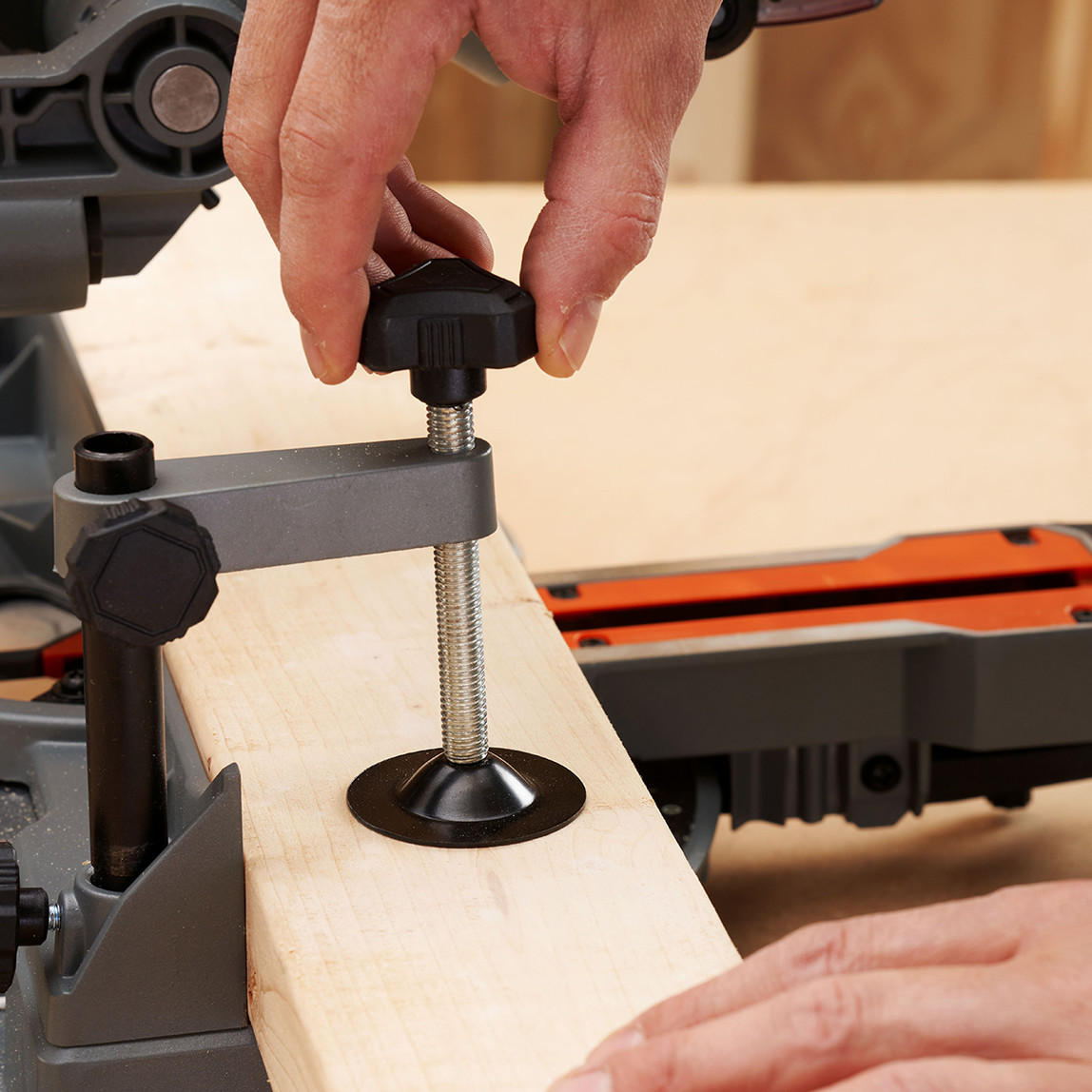    Black&Decker BES702-QS 1500W Gönye Testere 