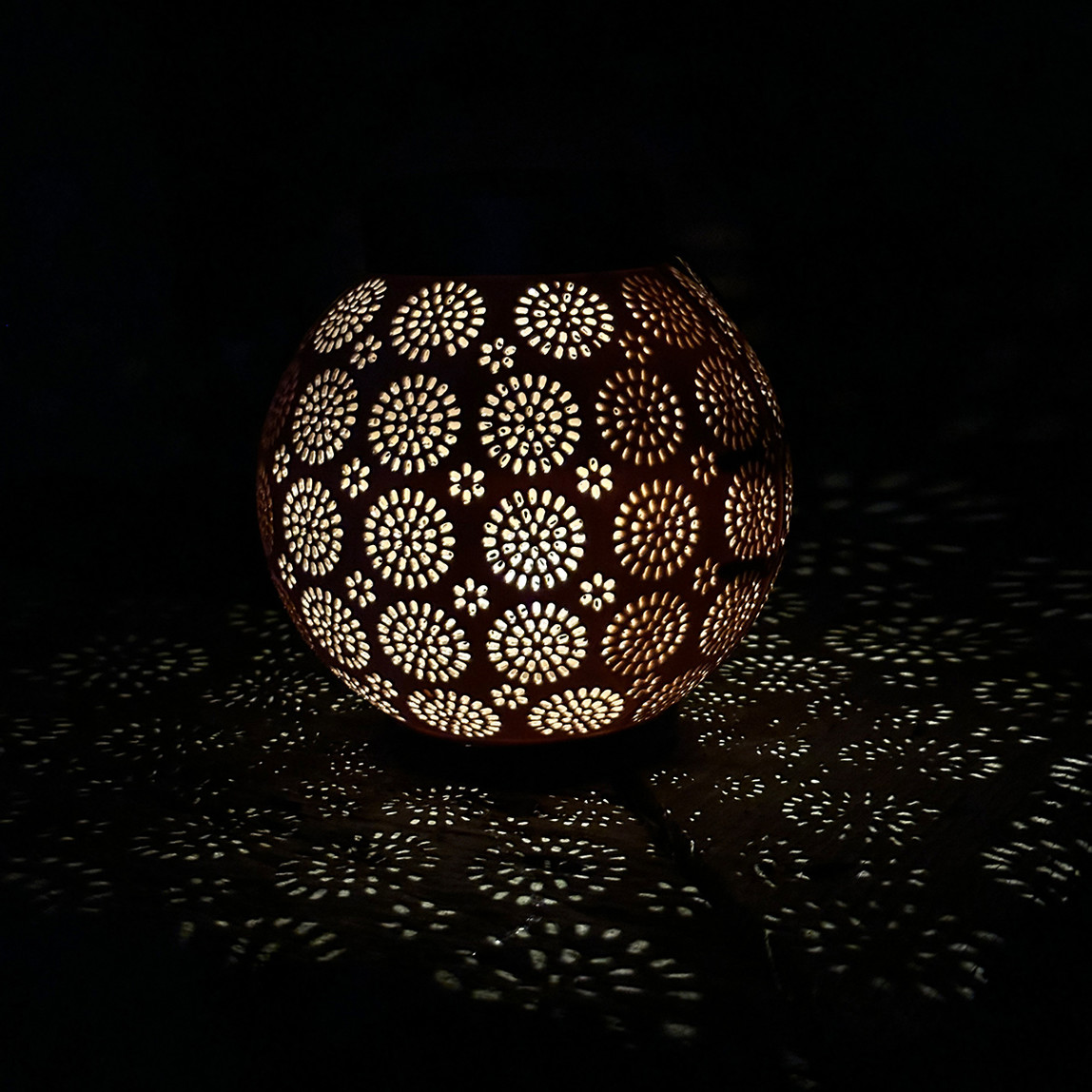    Greentech GT-SL26G Güneş Enerjili 223 Cob Ledli, Hareket Sensörlü 3 Taraflı Aydınlatma 