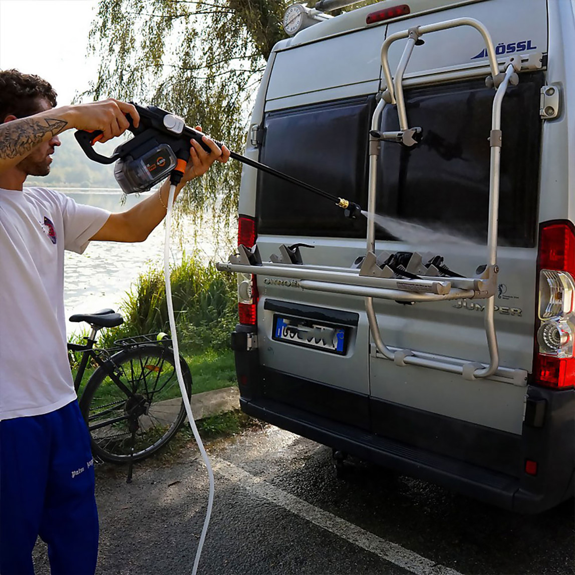    WORX WG633E 20Volt 4.0Ah. Li-ion 56Bar Kömürsüz Basınçlı Yıkama Tabancası (2 Parça Yıkama Seti) 