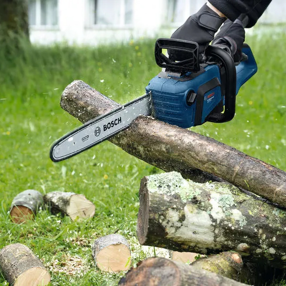    Bosch GKE 18V-40 Profesyonel Akülü Zincirli Ağaç Kesme Testeresi ( Akü ve Şarj Cihazı Dahil Değildir) 