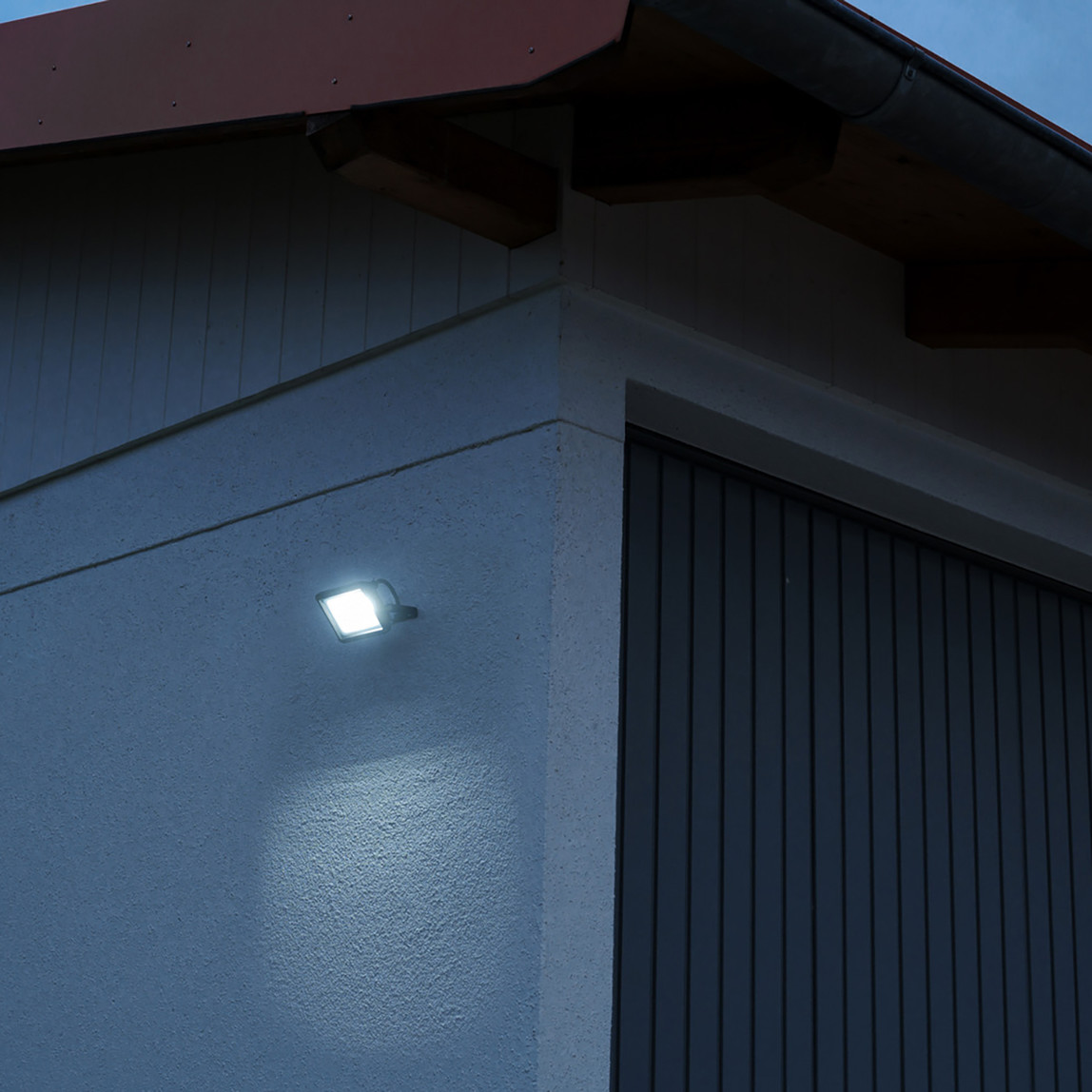    Brennenstuhl Led Dış Mekan Projektör JARO 3060 IP65 6500K 