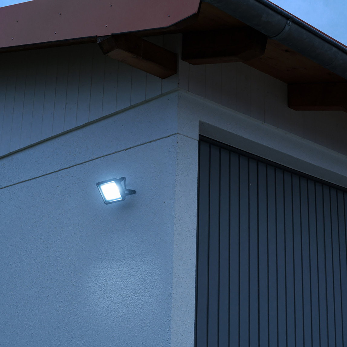    Brennenstuhl Led Dış Mekan Projektör JARO 4060 IP65 6500K 