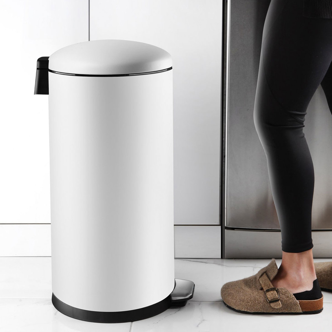    Bombe Kapaklı Çöp Kovası 40L Mat Beyaz 
