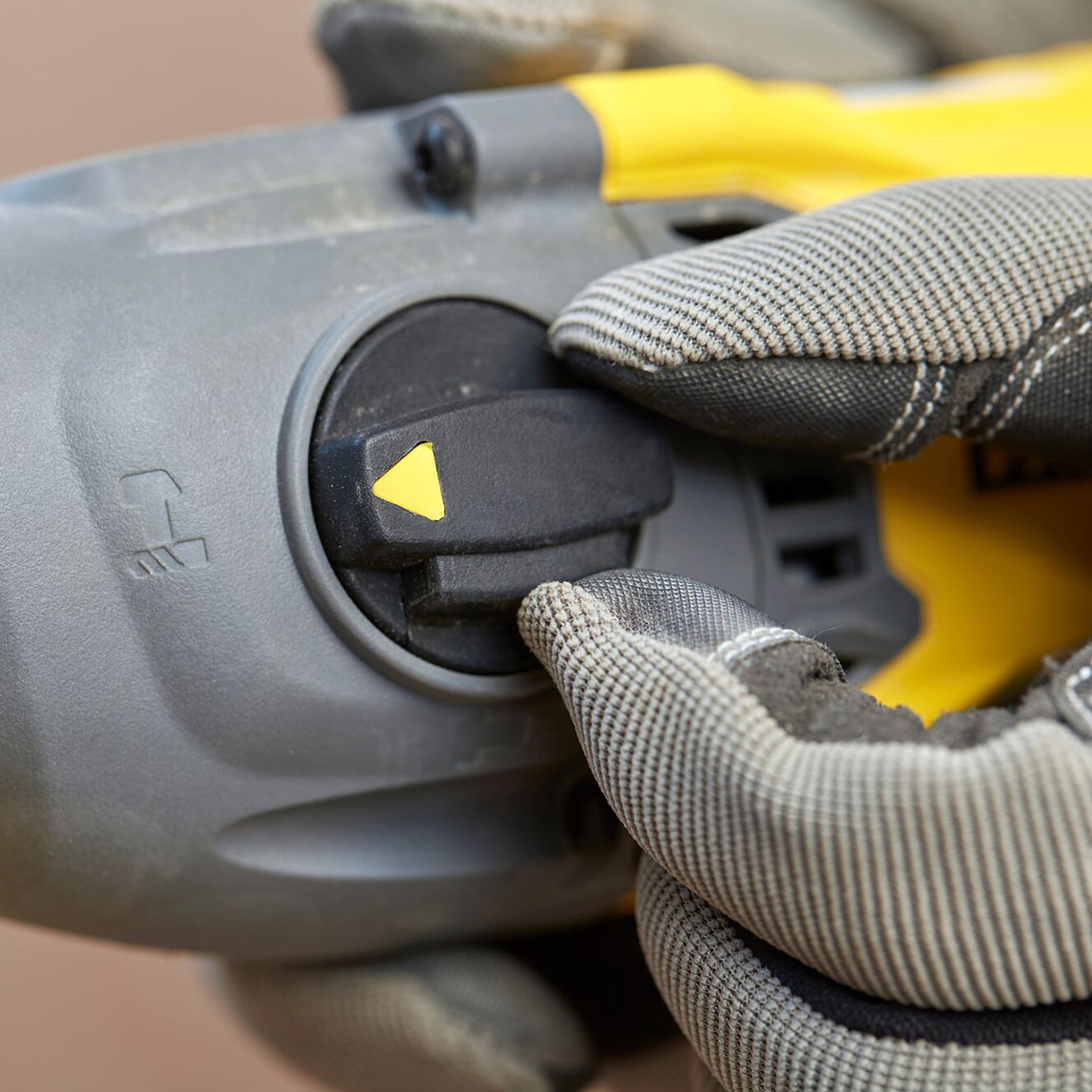    Stanley Fatmax SFMCH900B-XJ V20 18V Kömürsüz Kırıcı-Delici (Solo)(Akü ve Şarj Cihazı Dahil Değildir.) 