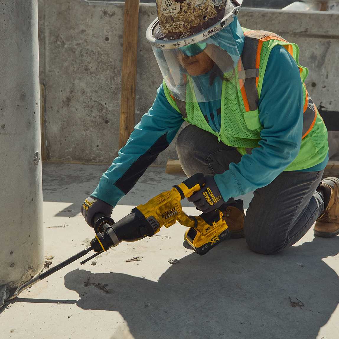    Dewalt DCH263P1 SDS-Plus 18V 5Ah Lityum-iyon Akülü Darbeli Kırıcı-Delici Matkap 
