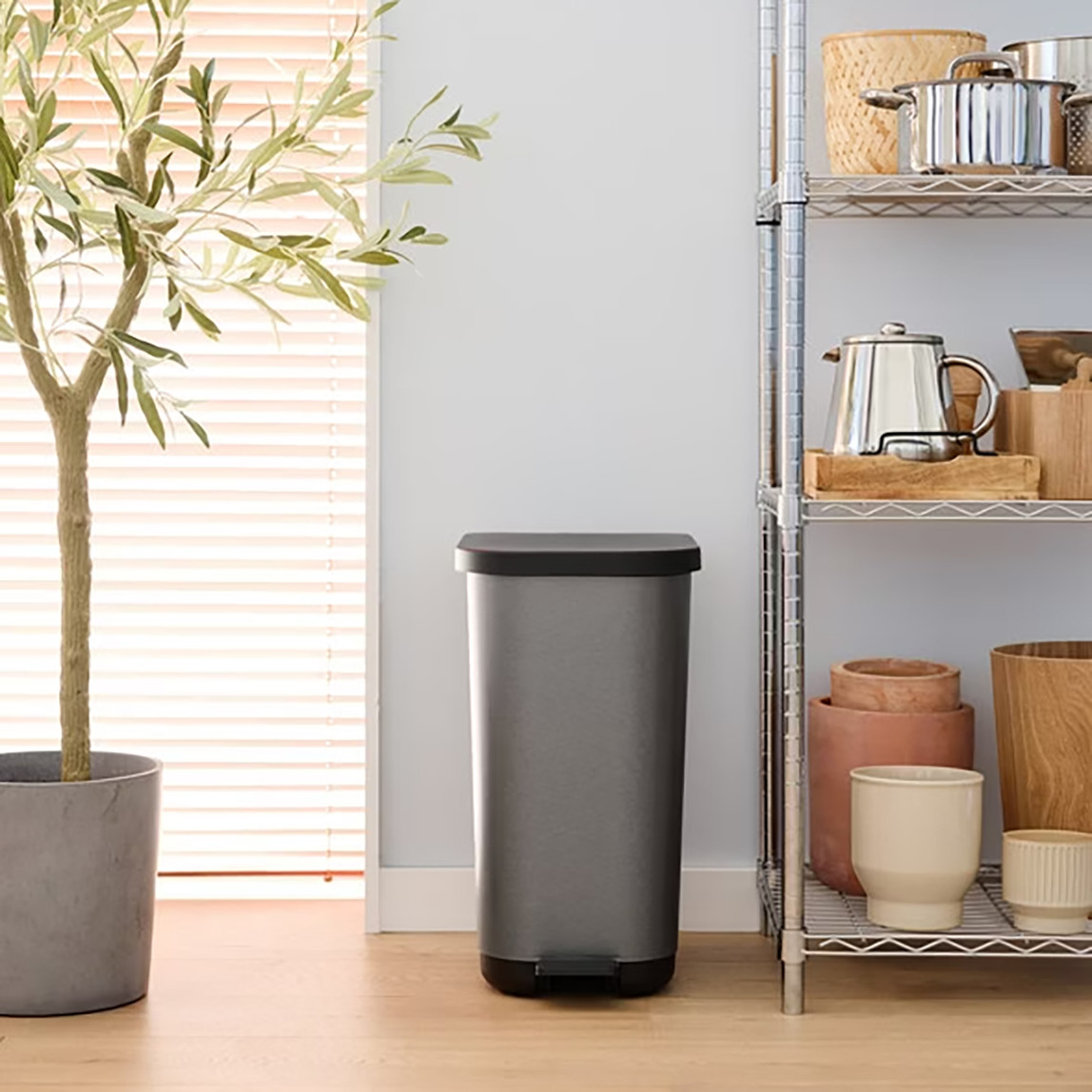    Rotho Ribo Pedallı Çöp Kovası 35 L 