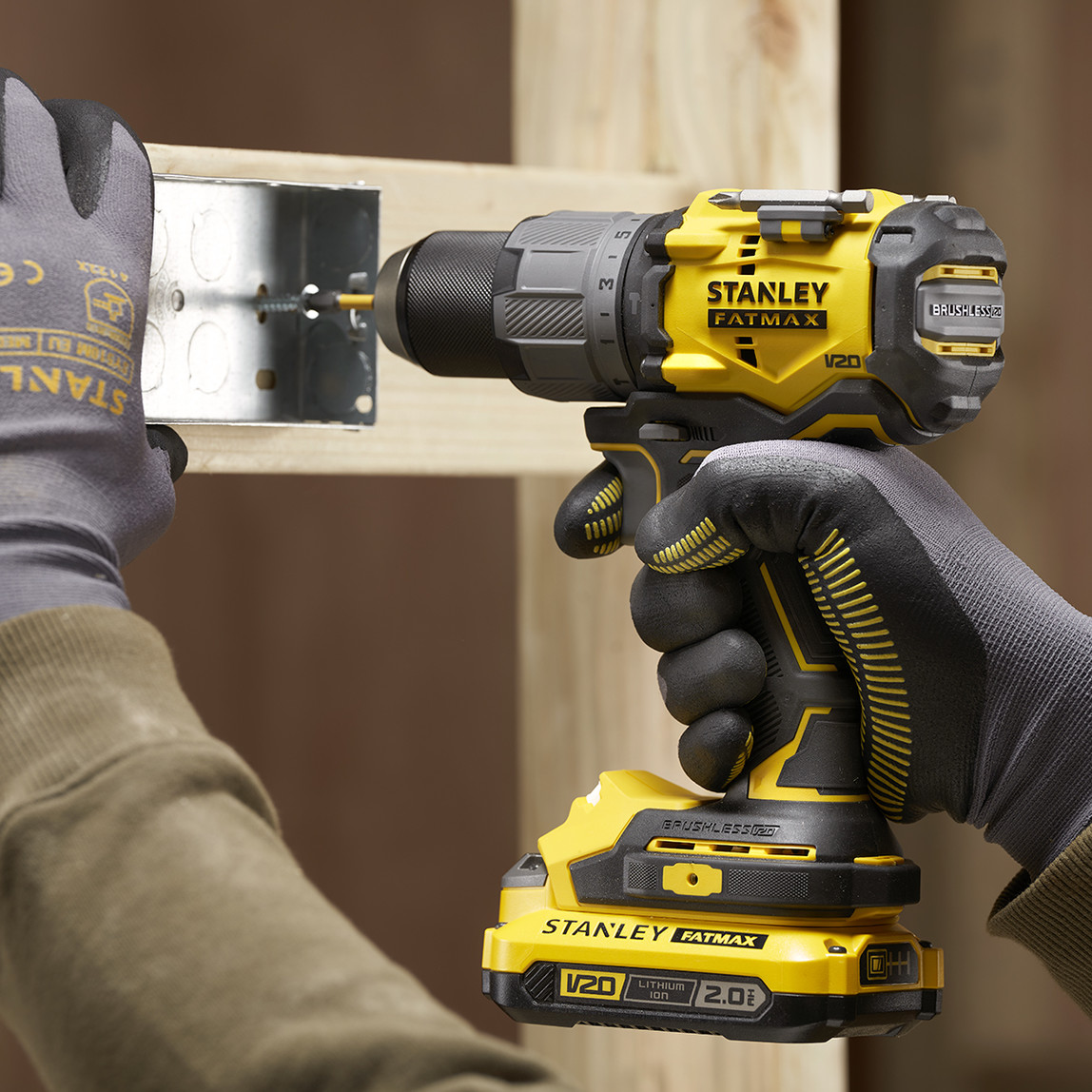    Stanley Sfmcd726D2K-Qw 2Ah Çift Akülü Fırçasız Darbeli Matkap  