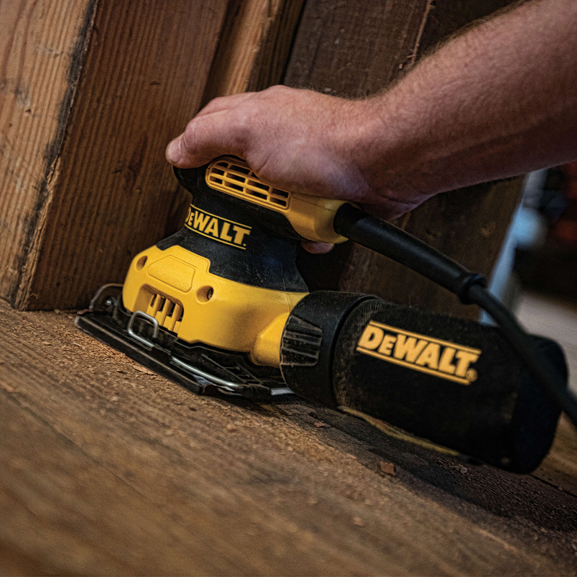    Dewalt 230W Titreşimli Zımpara 