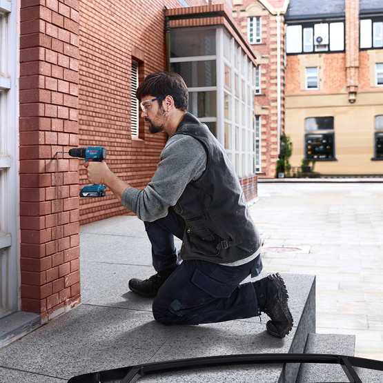 Bosch GSB 185-LI Akülü Darbeli Delme Vidalama(1x18V 2.0 Ah.Akü ve 82 Parça Uç Seti Hediye)