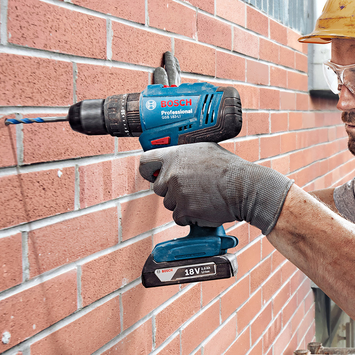    Bosch GSB 183-Lİ Darbeli Matkap (2.0 Ah Akü ve 41 Parça Aksesuar Setli) 