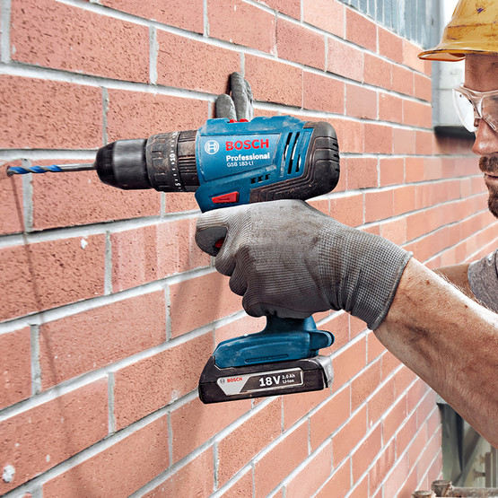 Bosch GSB 183-Lİ Darbeli Matkap (2.0 Ah Akü ve 41 Parça Aksesuar Setli)