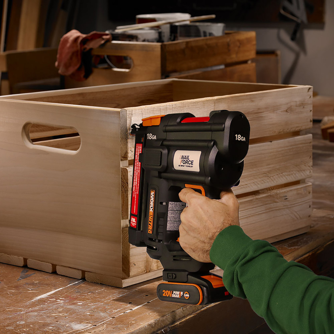    WORX WX844 20Volt/2.0Ah Li-ion 16-40mm Profesyonel Şarjlı Zımba Makinesi + 2700 Adet Yedek Zımba  