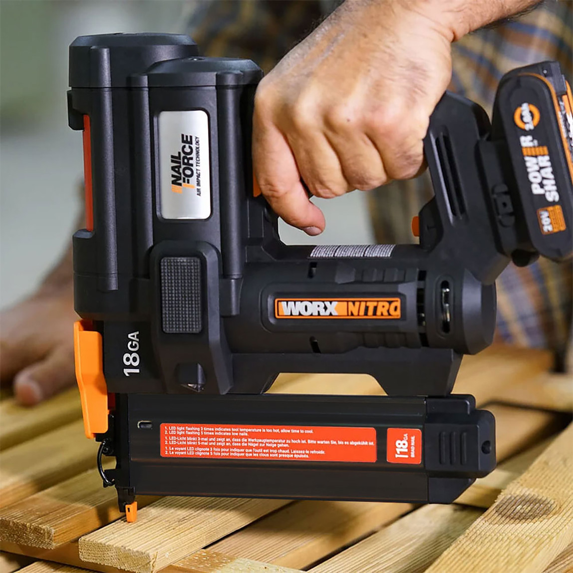    WORX WX844 20Volt/2.0Ah Li-ion 16-40mm Profesyonel Şarjlı Zımba Makinesi + 2700 Adet Yedek Zımba  
