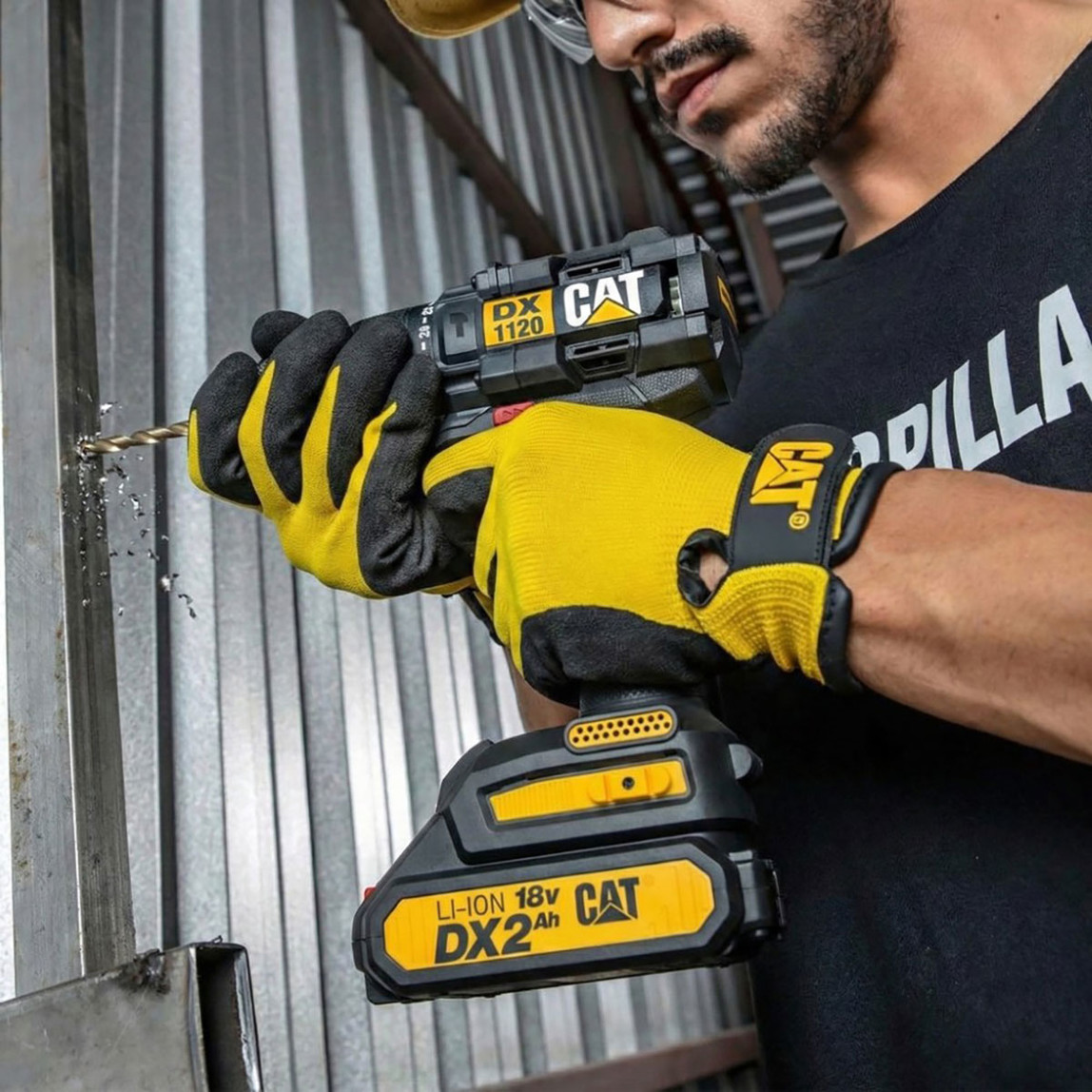    Cat DX1120 18Volt/2.0Ah Li-ion Çift Akülü Kömürsüz Profesyonel Şarjlı Darbeli Matkap 