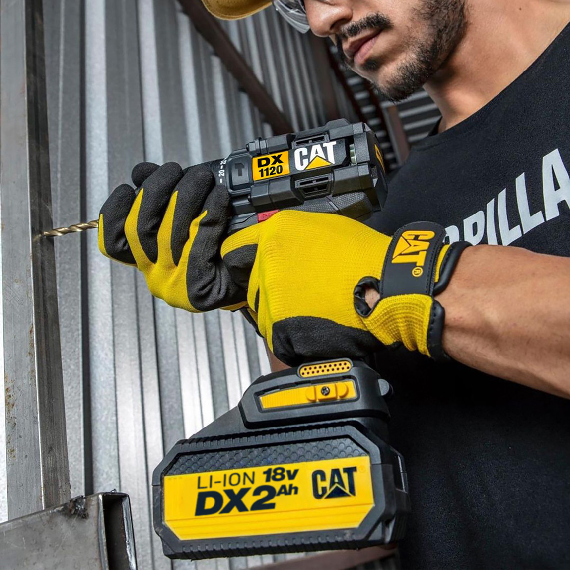    Cat DXK201 18Volt/2.0Ah Li-ion Çift Akülü Kömürsüz Profesyonel Şarjlı Darbeli Matkap + DX7030 Kömürsüz Darbeli Tornavida + DA01903 201 Parça Uç Seti Kombo Set 