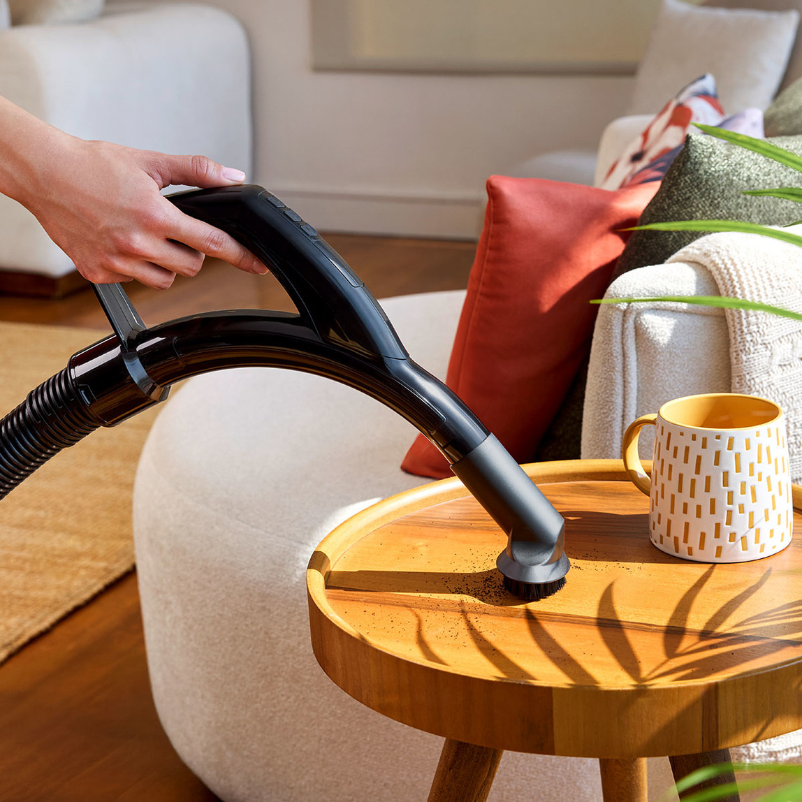    Karcher VCC 4 Cyclonex BW Toz Torbasız Elektrikli Süpürge 