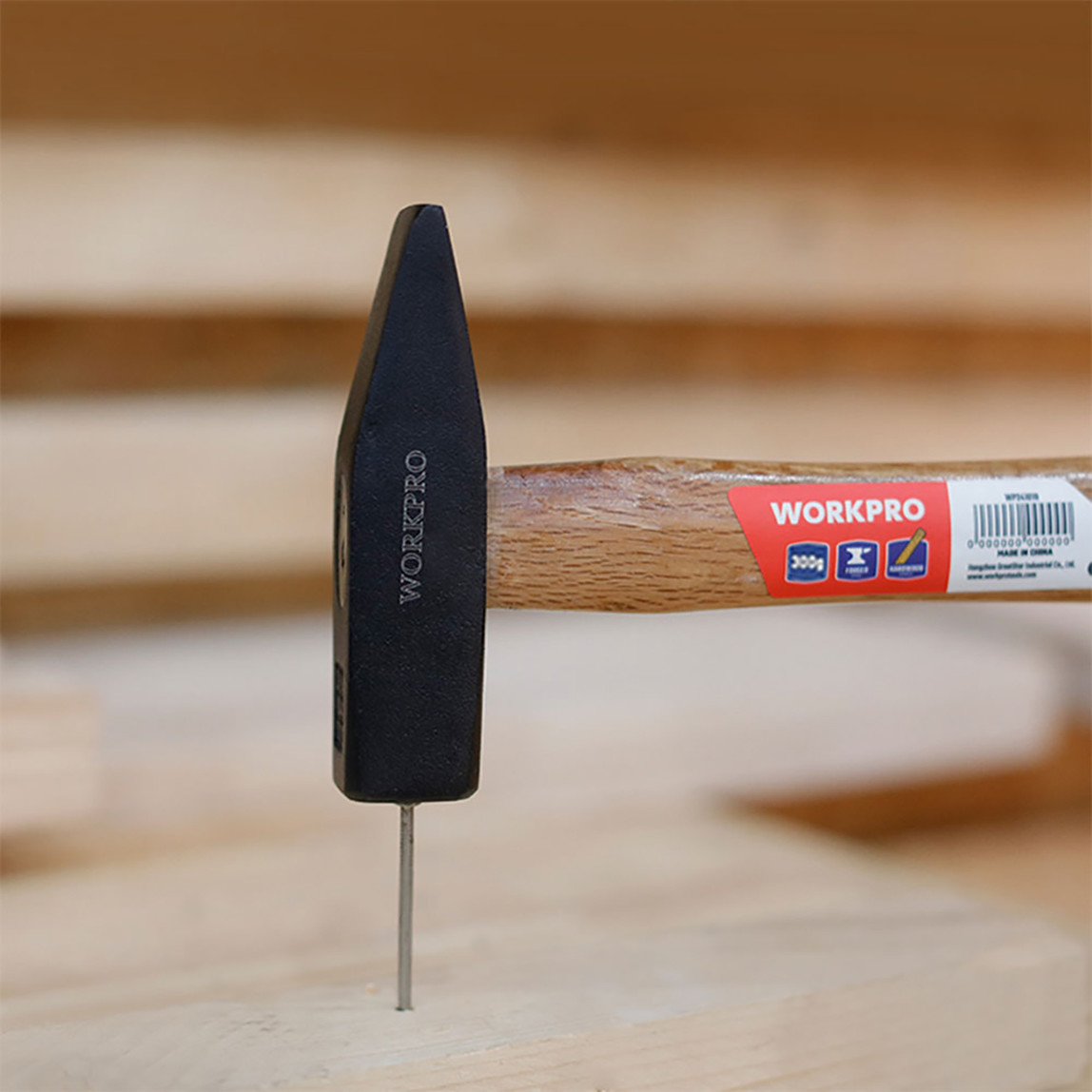   WORKPRO WP241018 300Gr Ahşap Saplı Çekiç 