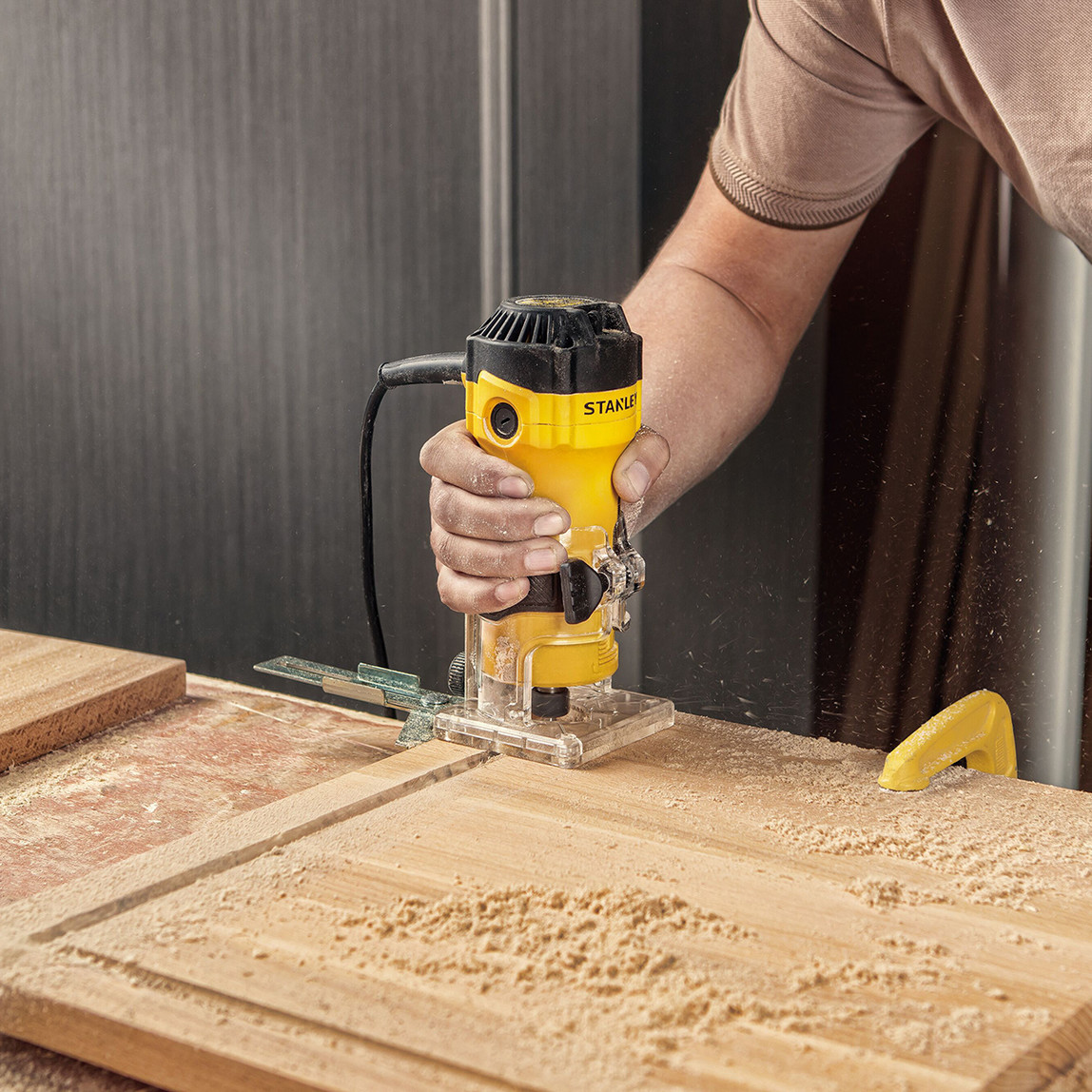    Stanley St55-Qs 6Mm Avuç İçi Freze Makinesi 