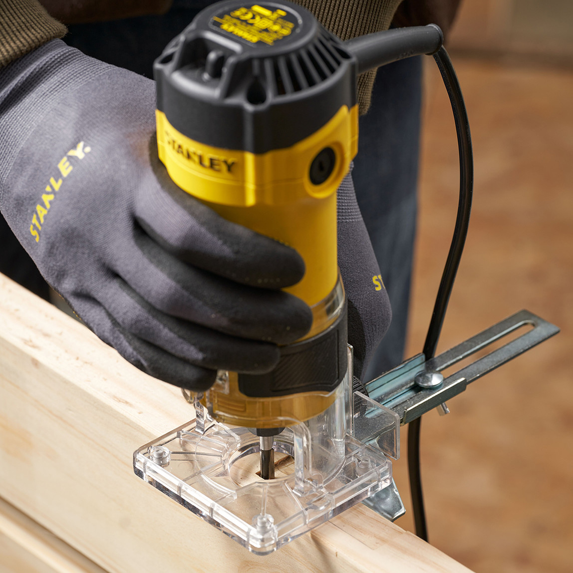    Stanley St55-Qs 6Mm Avuç İçi Freze Makinesi 