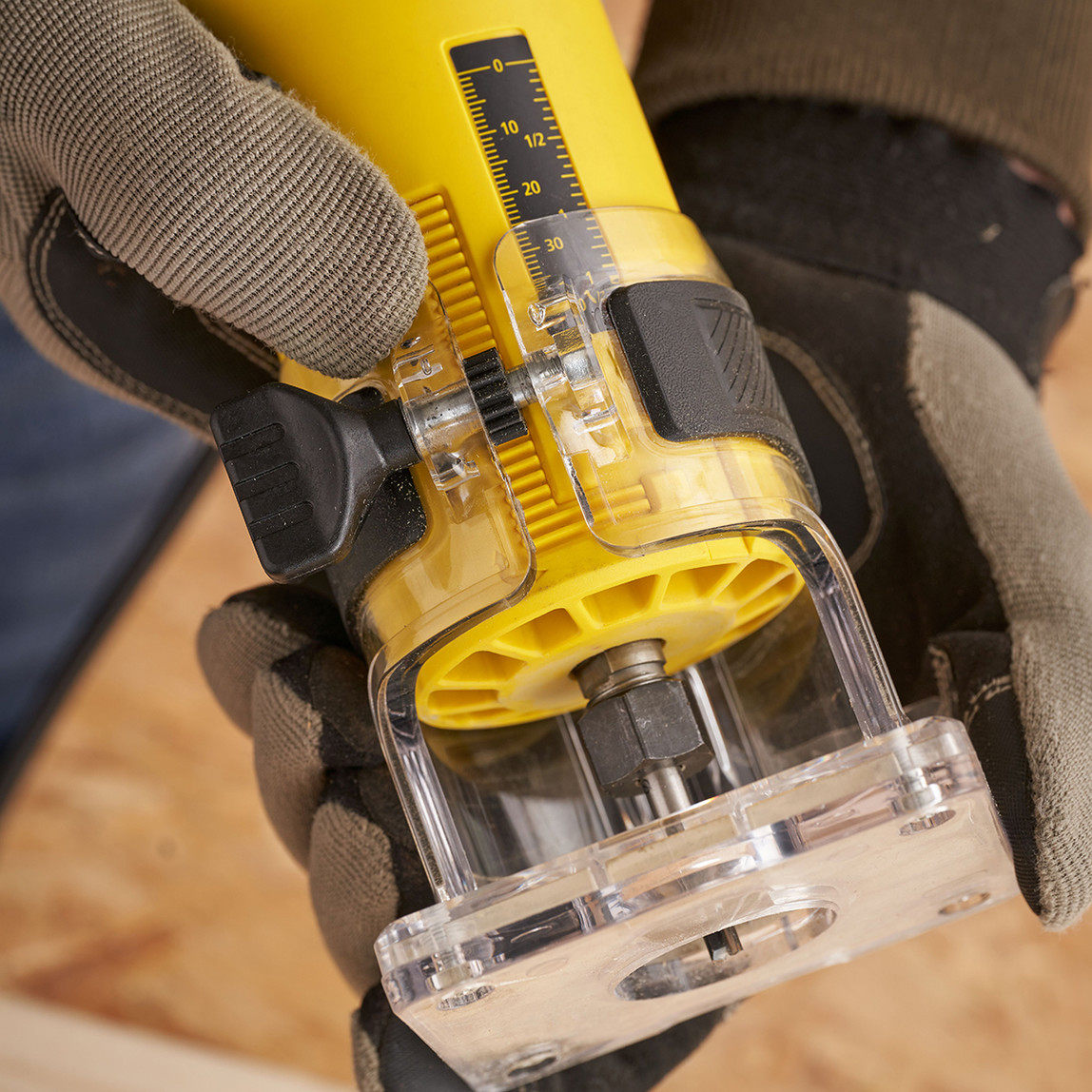    Stanley St55-Qs 6Mm Avuç İçi Freze Makinesi 