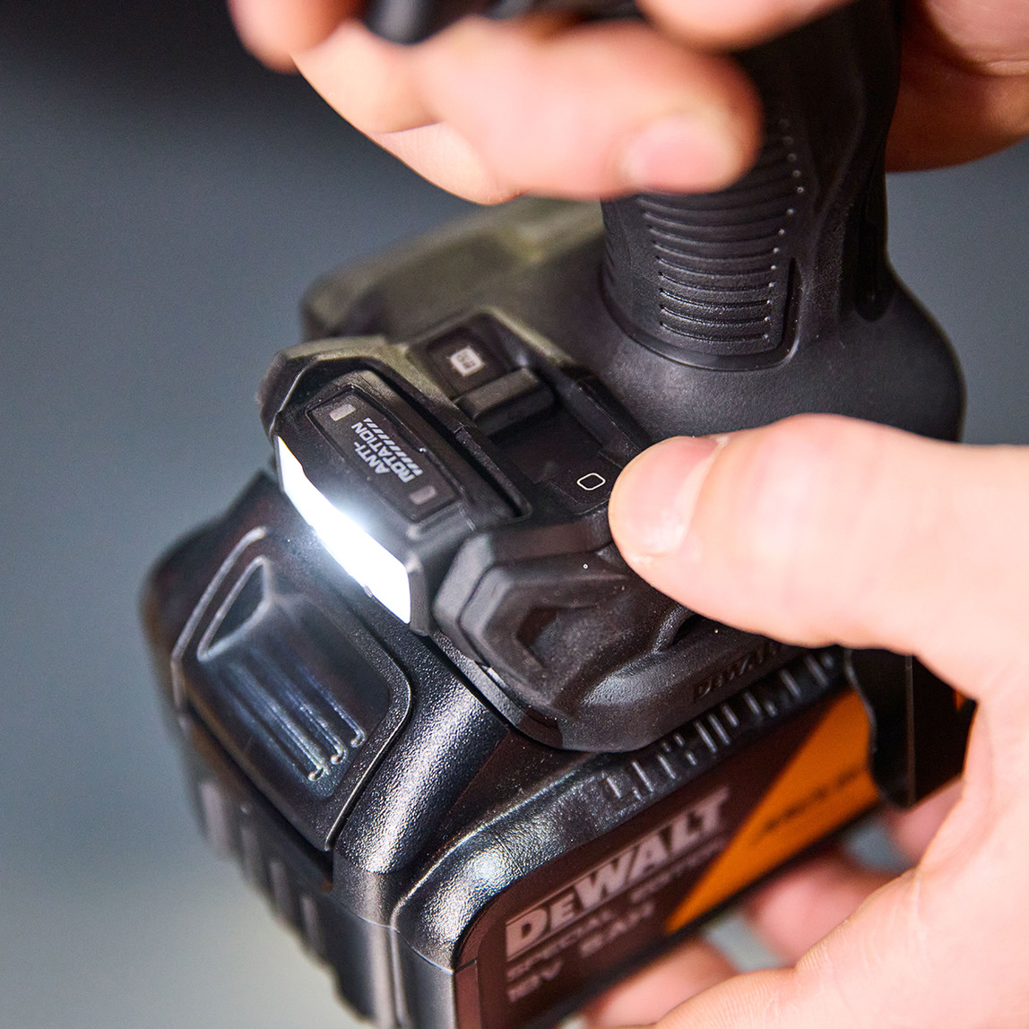    Dewalt Dcd86Mp2T-Qw Mclaren 2x5 Ah Darbeli Matkap 