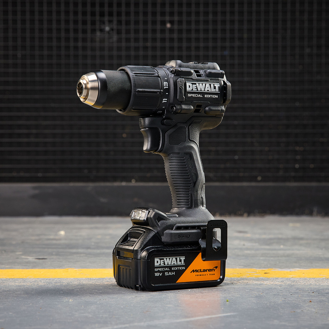    Dewalt Dcd86Mp2T-Qw Mclaren 2x5 Ah Darbeli Matkap 