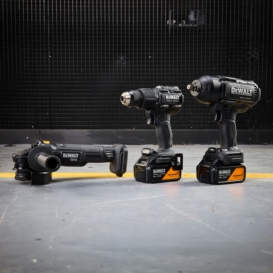    Dewalt Dck3222Mp2T-Qw Mclaren Üçlü Set + 2X5Ah Akü Set (Matkap + Taşlama + Somun Sıkma) 