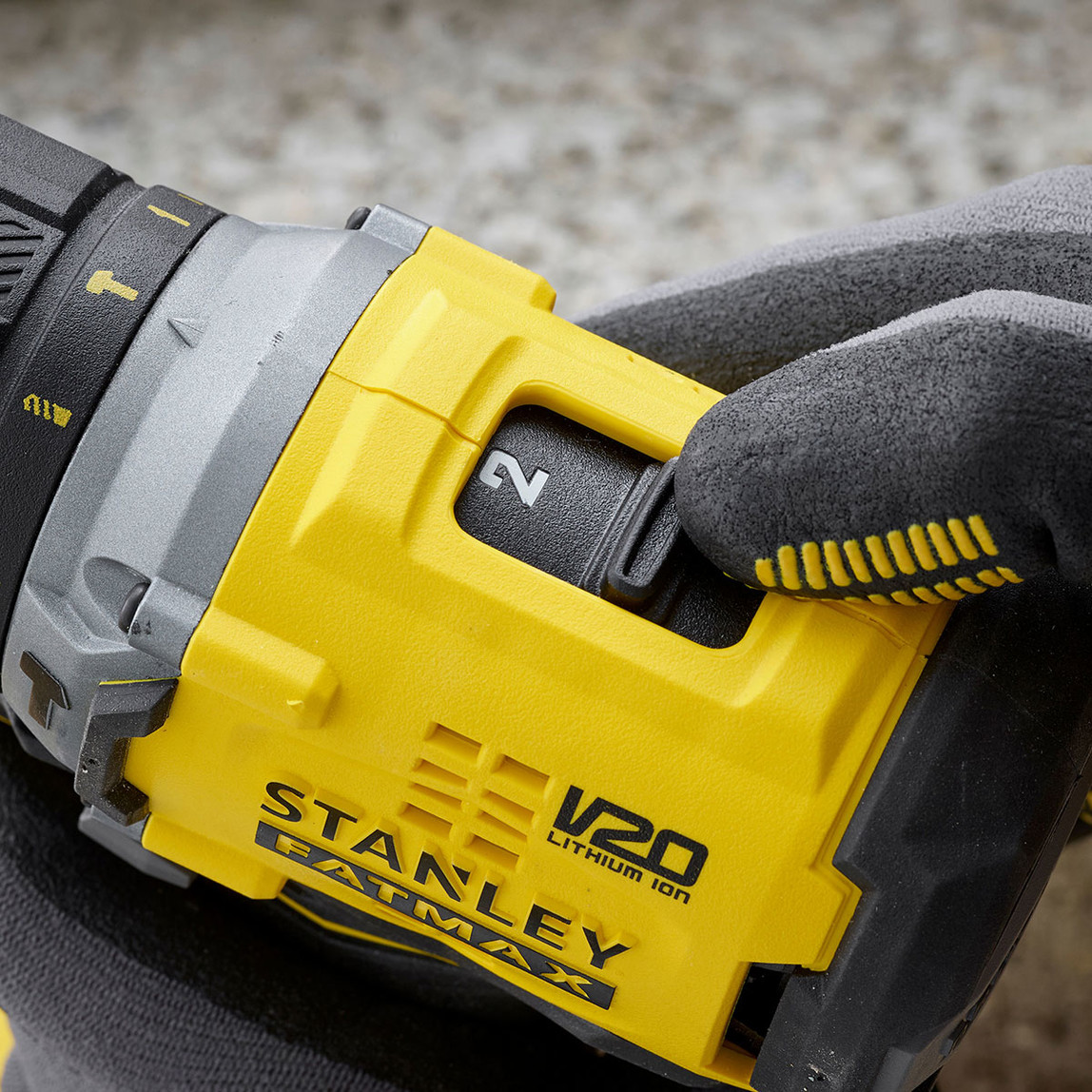   Stanley SBD715D2A  18V 60 Nm 2Ah Çift Akülü Kömürsüz Darbeli Matkap 