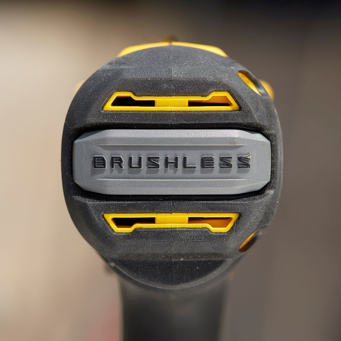    Stanley SBD715D2A  18V 60 Nm 2Ah Çift Akülü Kömürsüz Darbeli Matkap 