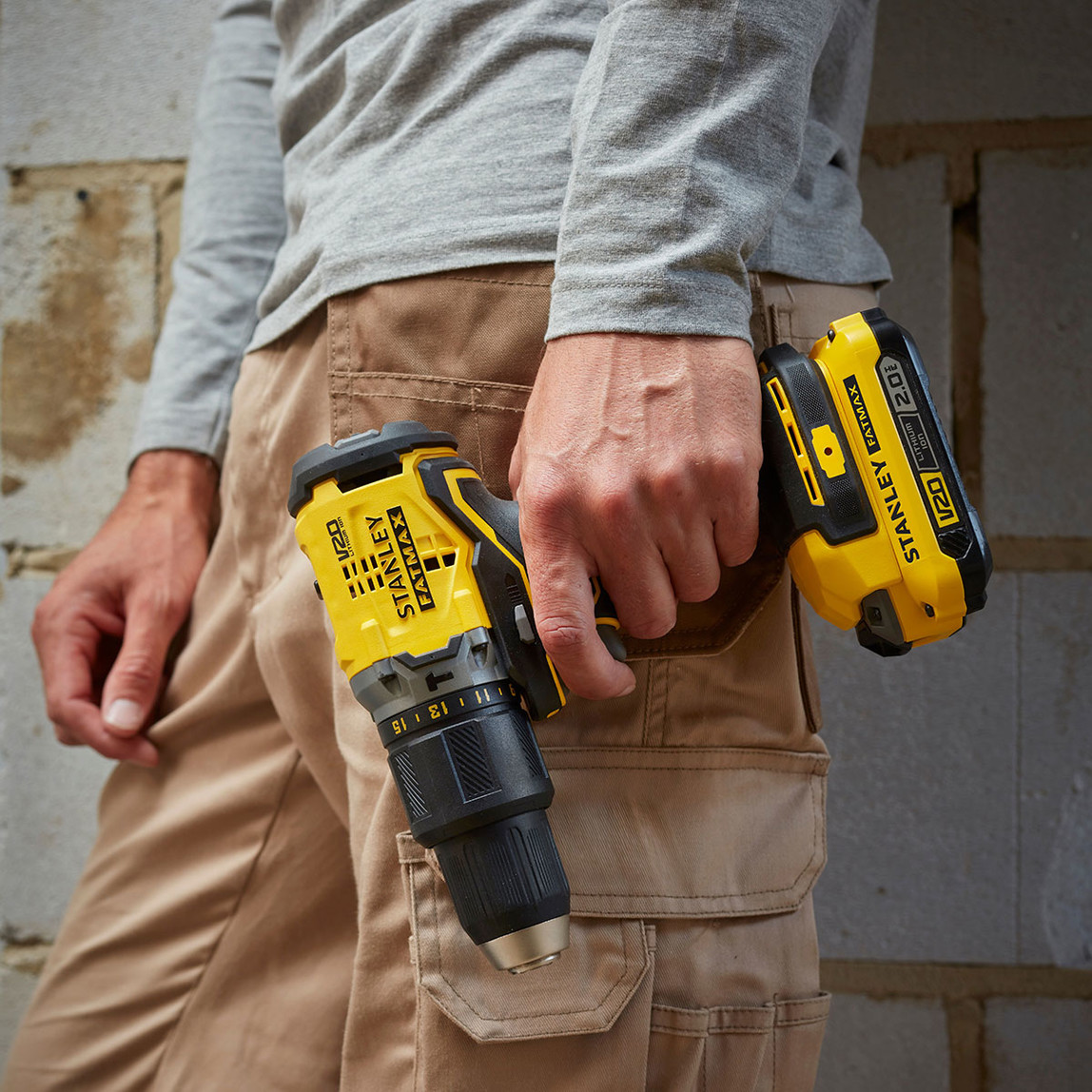    Stanley SBD715D2A  18V 60 Nm 2Ah Çift Akülü Kömürsüz Darbeli Matkap 