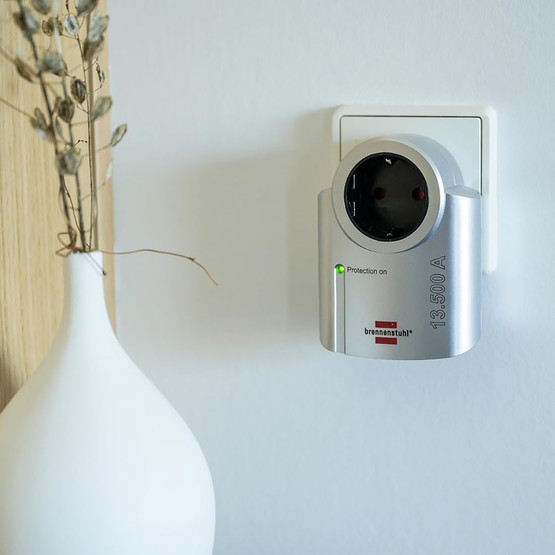 Brennenstuhl Primera Line 13.500 mAh Tekli Akım Korumalı Priz Gümüş