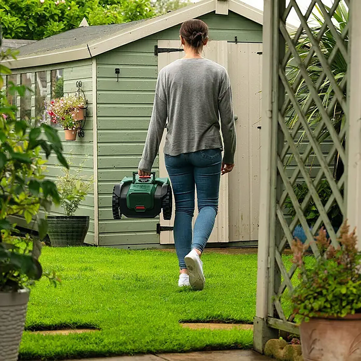    Bosch VISIMOW100 Robotik Çim Biçme Makinesi 1x4 AH 