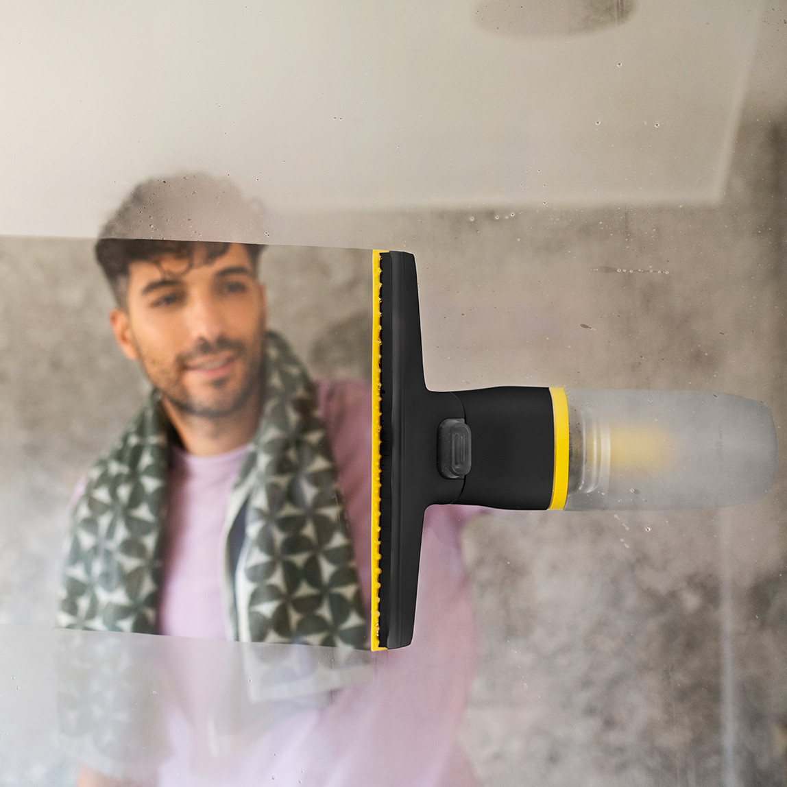    Karcher WV 3 Comfort Black Edition Şarjlı Cam Temizleyici ve Yüzey Temizleyici 