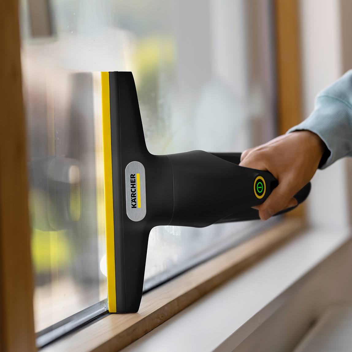    Karcher WV 3 Comfort Black Edition Şarjlı Cam Temizleyici ve Yüzey Temizleyici 