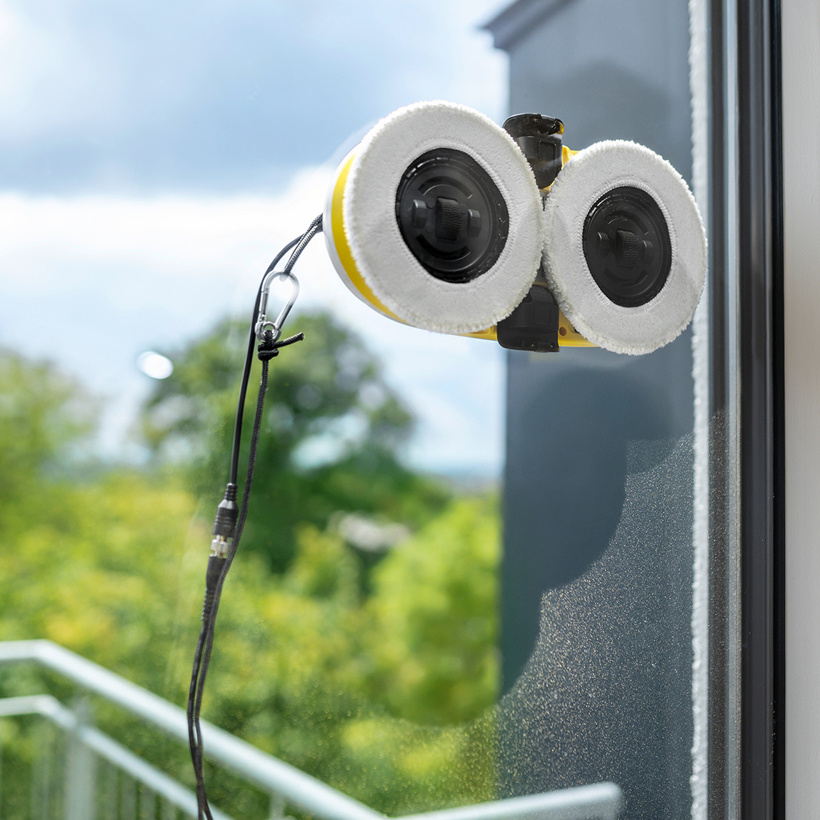   Karcher RCW 2 Extra+ Cam Temizleme Robotu 